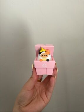 Smoko Cat Figure